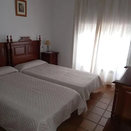 Alamos De * El Pedroso